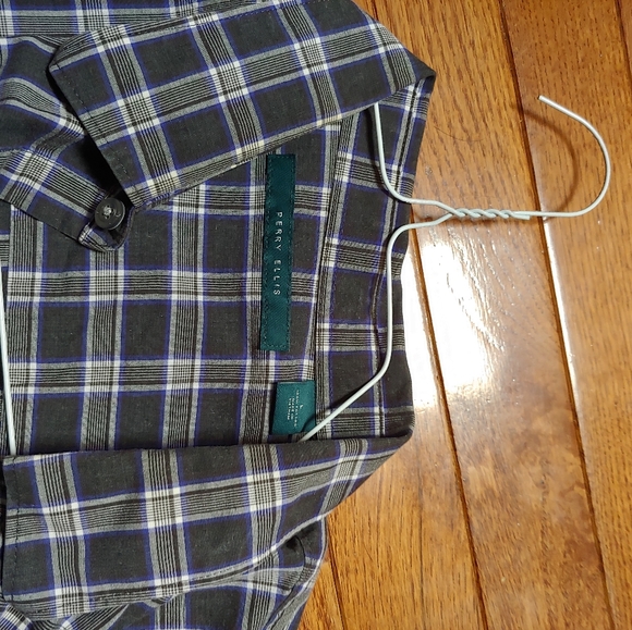 Casual Perry Ellis button down - Picture 2 of 3